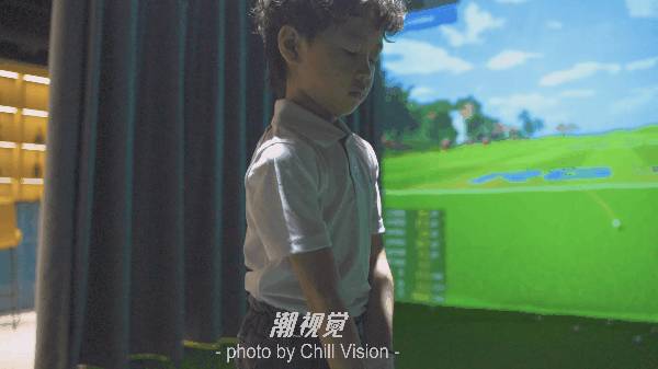 高爾夫陪伴孩子成長(zhǎng).jpg